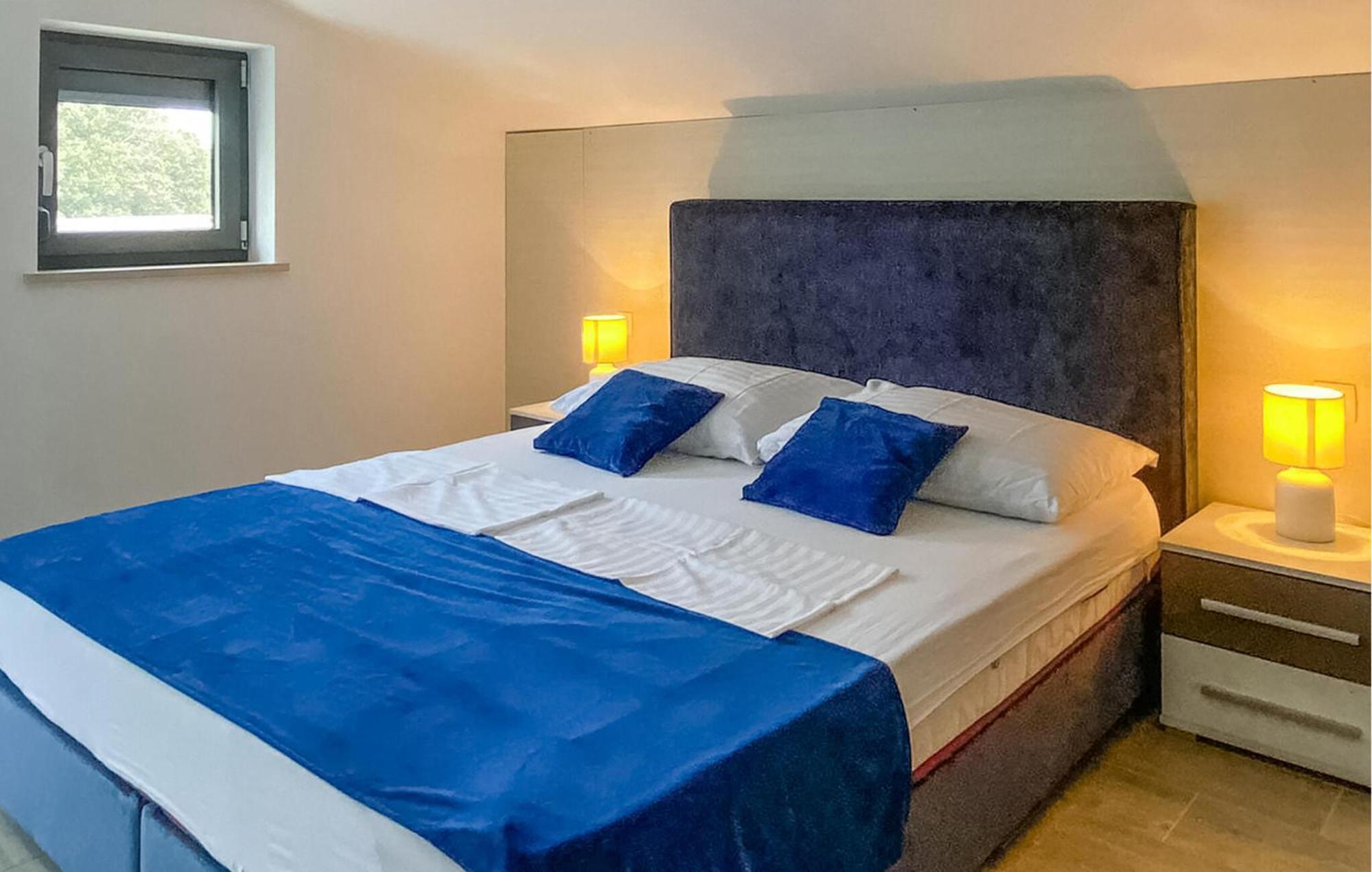 Stunning Apartment In Pjescana Uvala With Wifi Экстерьер фото