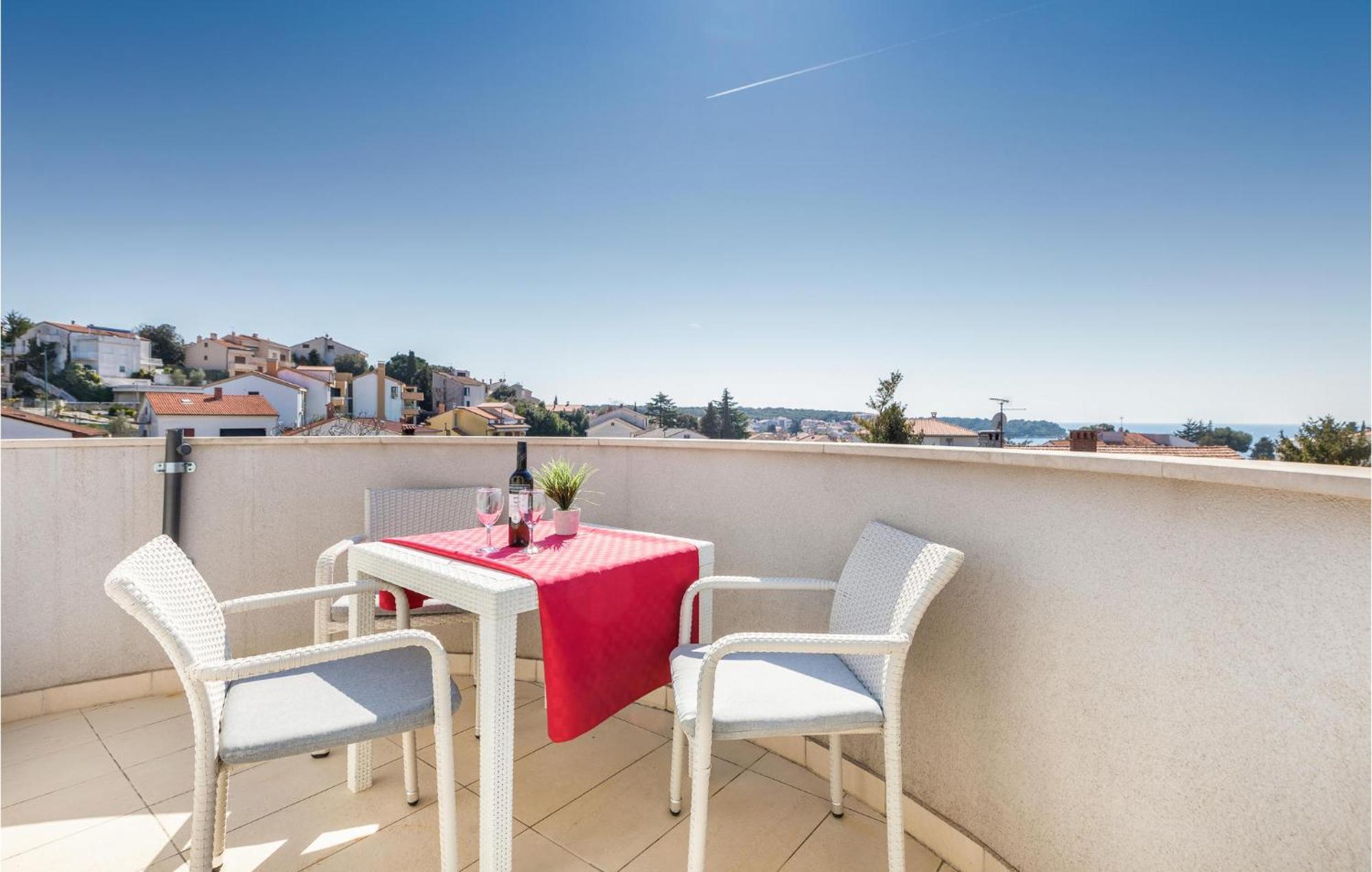 Stunning Apartment In Pjescana Uvala With Wifi Экстерьер фото