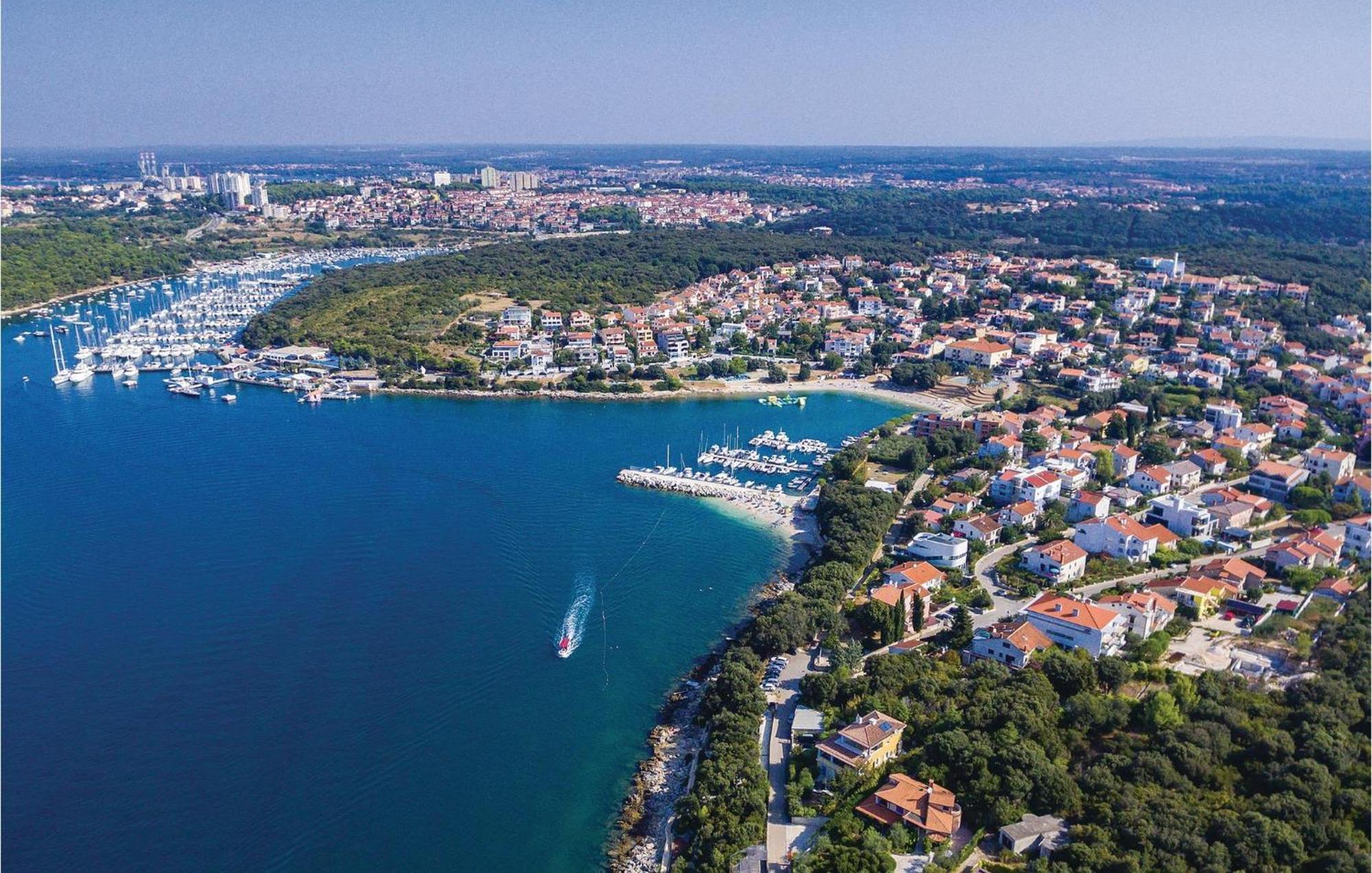 Stunning Apartment In Pjescana Uvala With Wifi Экстерьер фото
