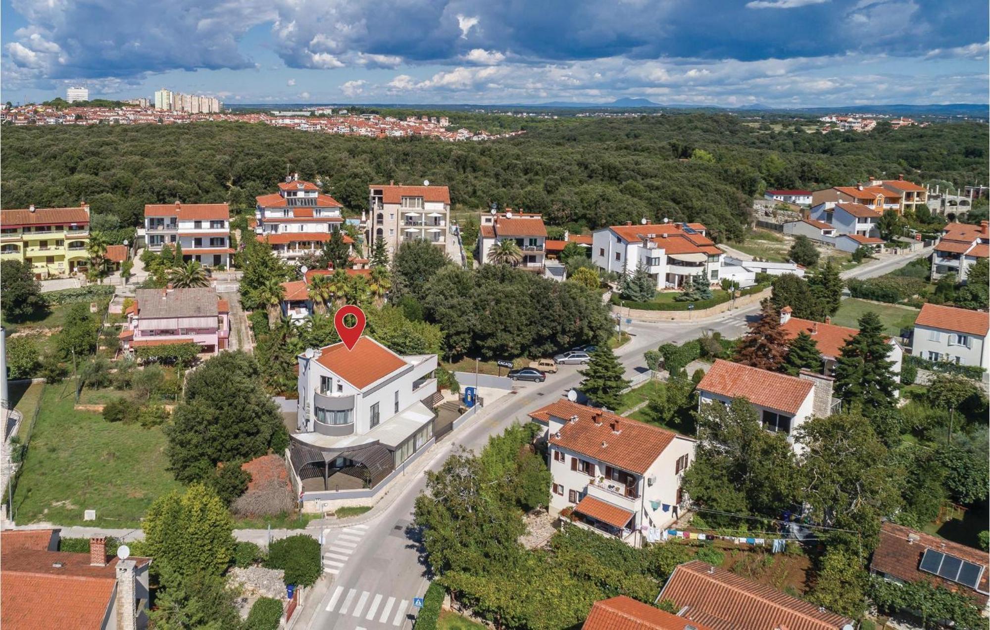 Stunning Apartment In Pjescana Uvala With Wifi Экстерьер фото